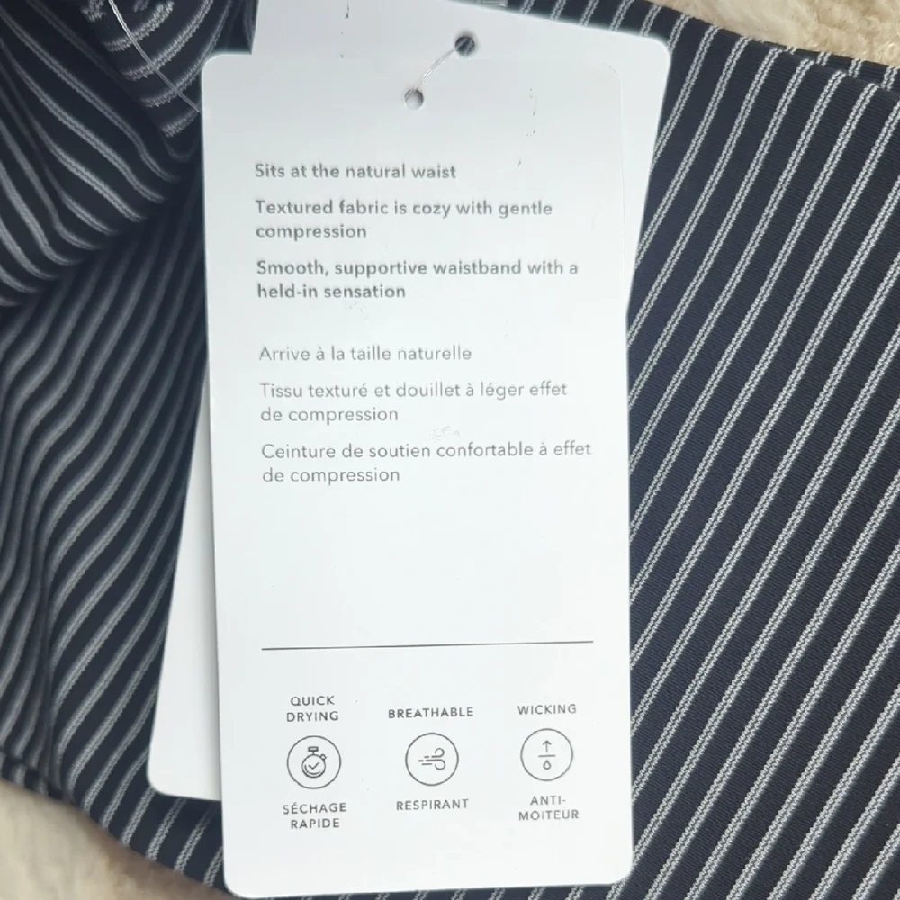 NWT Athleta STRIPED Black and White High-Waisted Leggings - Picture 4 of 5